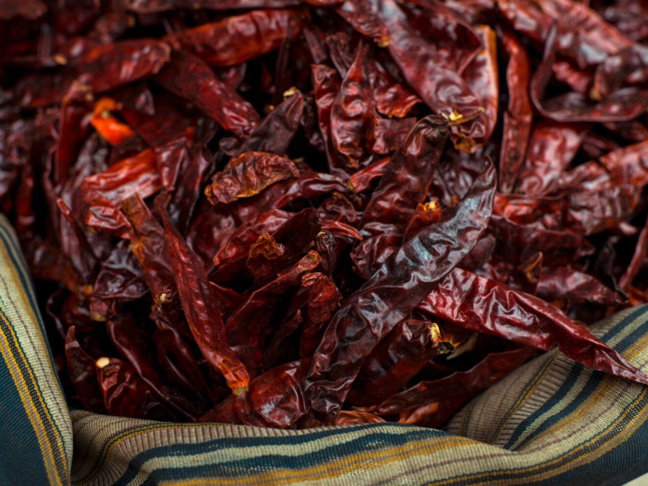 Chile Pods 2978871 Shamrock Foodservice Warehouse chile-pods-2978871-shamrock-foodservice-warehouse